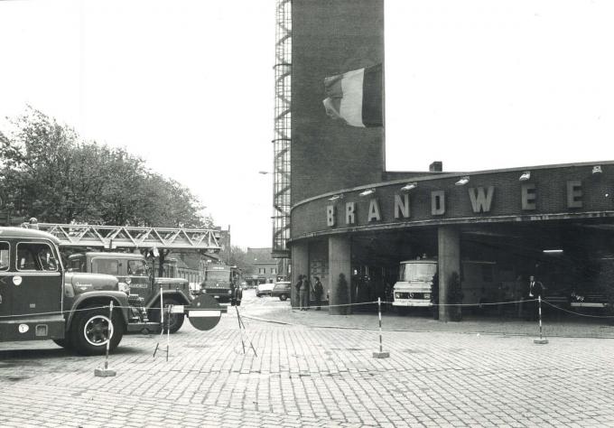 Het gebouw is ook beeldbepalend, vooral dankzij de markante droogtoren die als herkenningspunt fungeert in de omgeving.