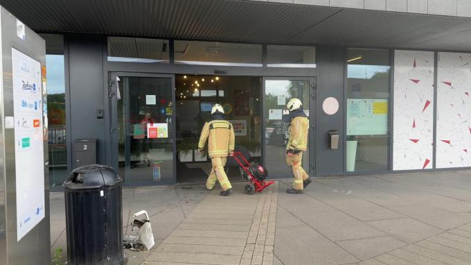 De brandweer moest het volledige gebouw controleren en ventileren.