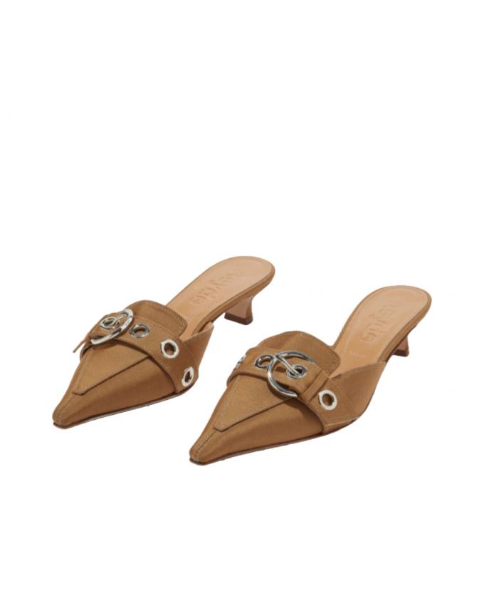 Puntige muiltjes met gesp