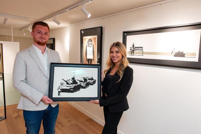 Niels Soete en Denisa Berisha bieden onder andere topwerken van Banksy aan.