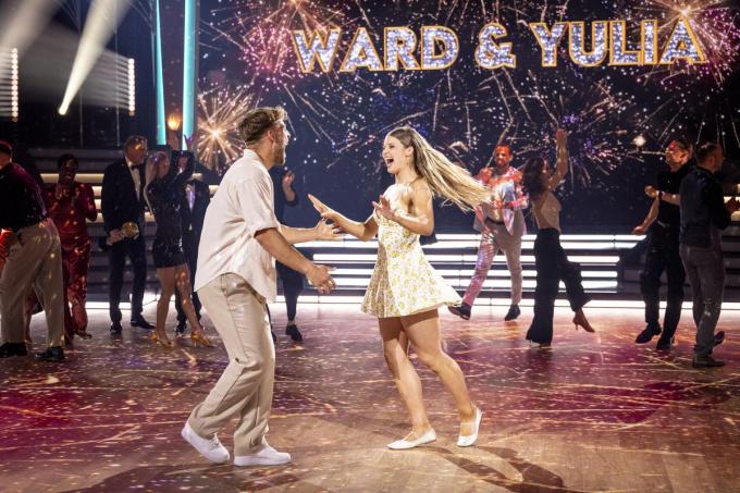 Yulia Düll Dursin met haar danspartner Ward Lemmelijn, met wie ze ‘Dancing with the Stars’ won.