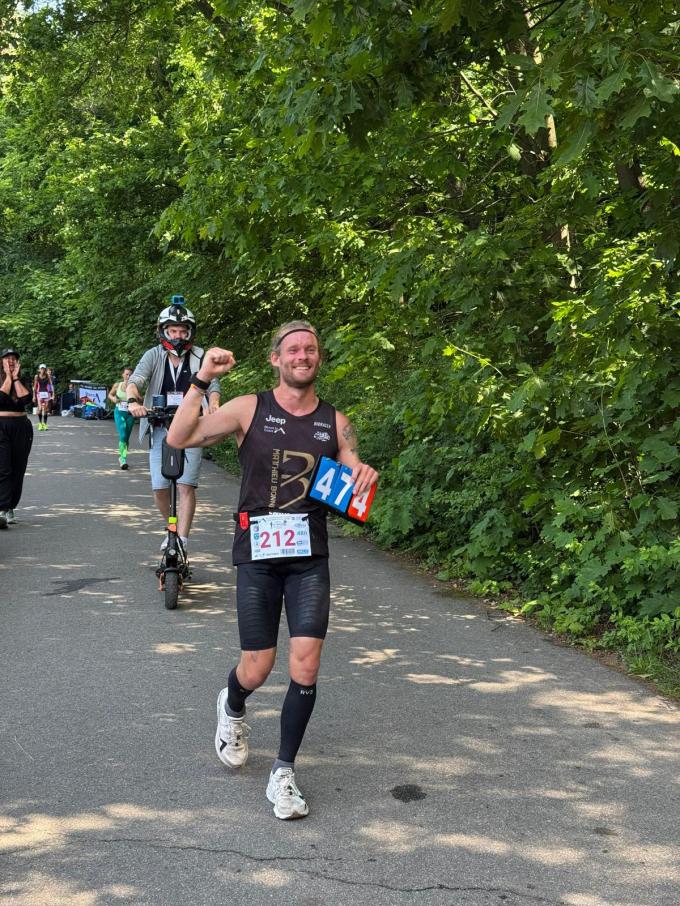Zondagmiddag finishte Matthieu na 48 uur en 485 kilometer.