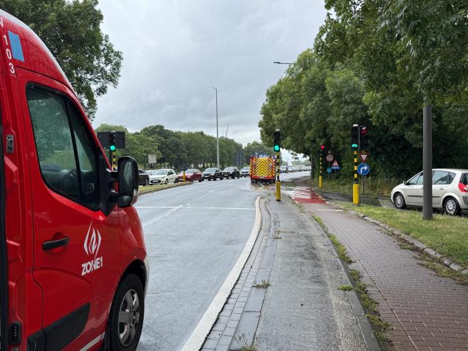 De brandweer kwam ter plaatse om het mazoutspoor te neutraliseren.