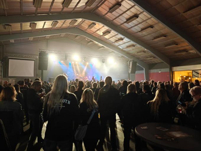 Veertig jaar na de laatste officiële editie werd het iconische hardrockfestival nieuw leven ingeblazen, met een line-up met fans uit binnen- en buitenland in.