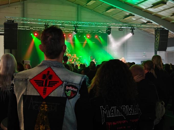 Veertig jaar na de laatste officiële editie werd het iconische hardrockfestival nieuw leven ingeblazen, met een line-up met fans uit binnen- en buitenland in.