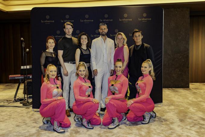De volledige cast.