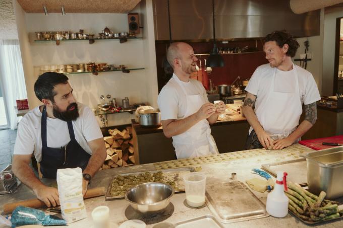 On a recueilli les confidences de sous-chefs d'étoilés (ici Emile Desmet, chez Eliane) - Photo Damon De Backer