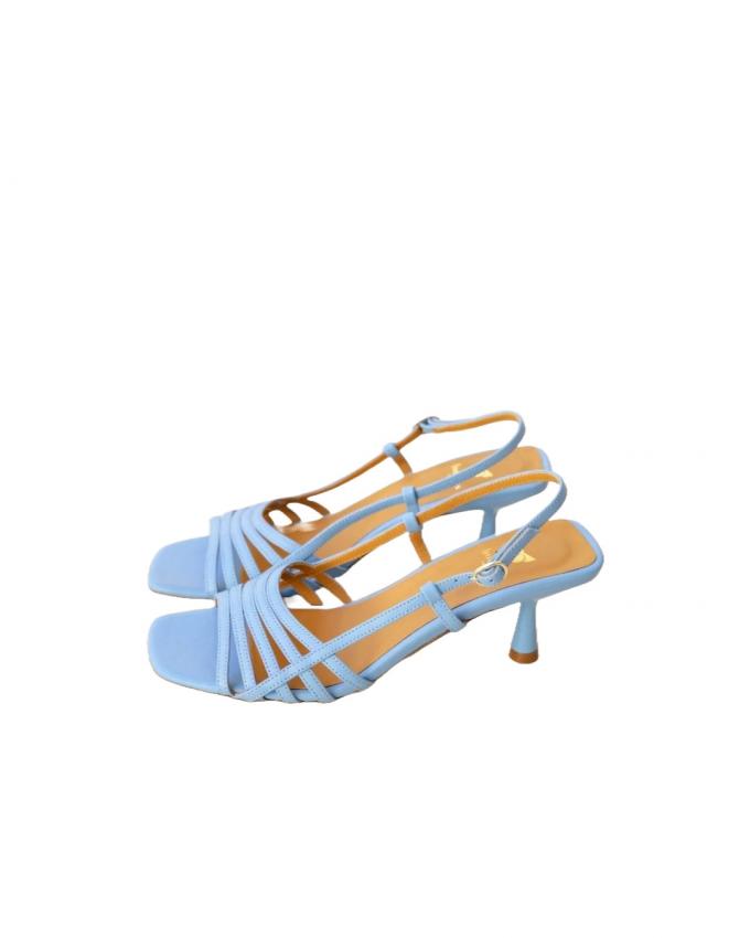 Babyblauwe sandalen met kitten heels