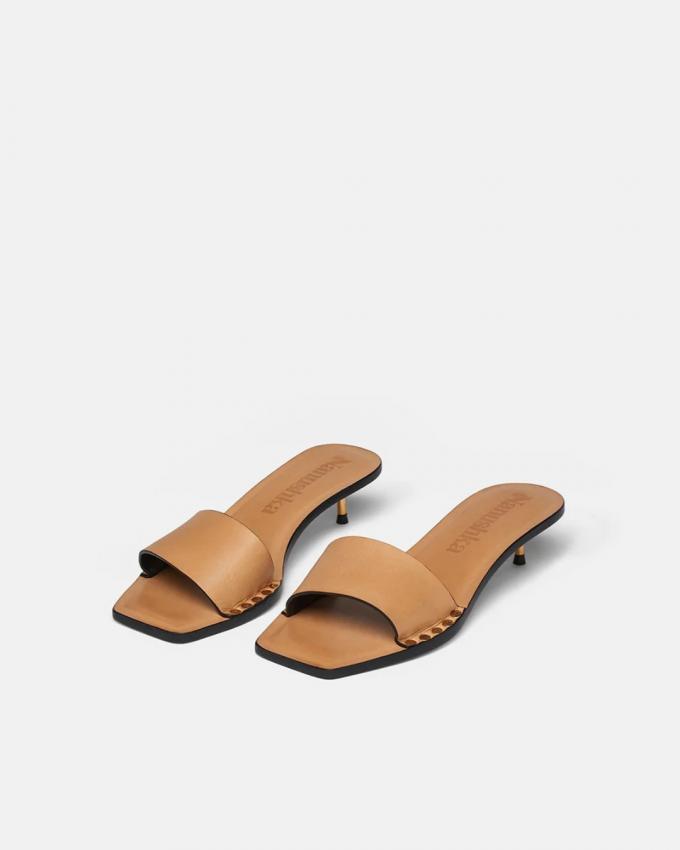 Leren slippers met kleine hak