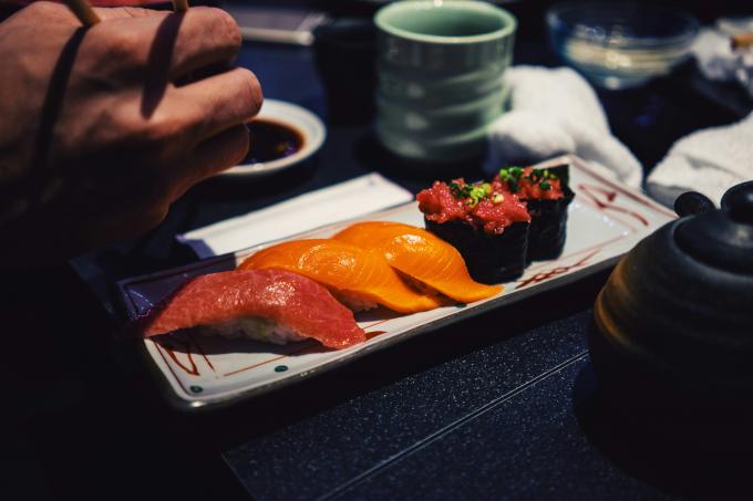 Au Japon, le prix du riz (et donc des sushis?) flambe - Unsplash (George Kedenburg III)