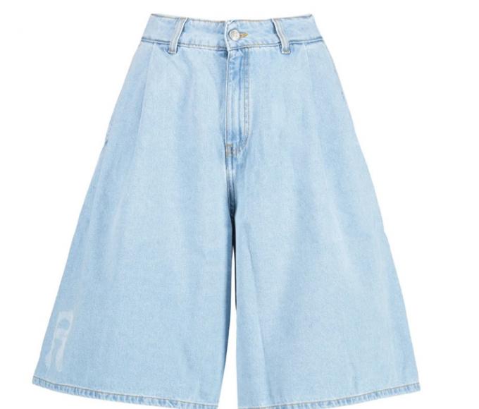 Flared bermuda in lichte denim