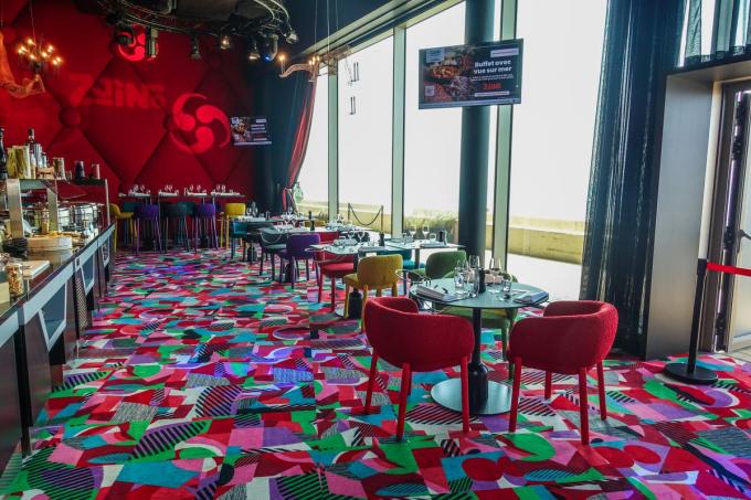 Het gloednieuw buffetrestaurant met een adembenemend uitzicht op zee.