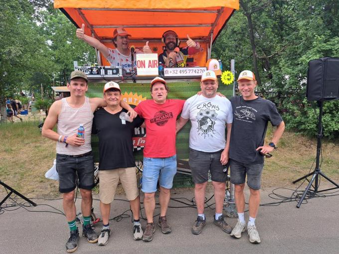 Johan Feys en Wouter Sinaeve van Kartje Kilo komen ieder jaar met enkele vrienden uit regio Ieper naar Best Kept Secret. (Foto TOGH)