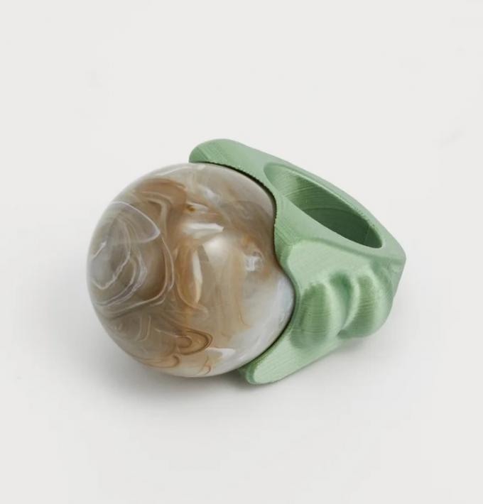 ‘All in ball’ chunky ring in muntgroen