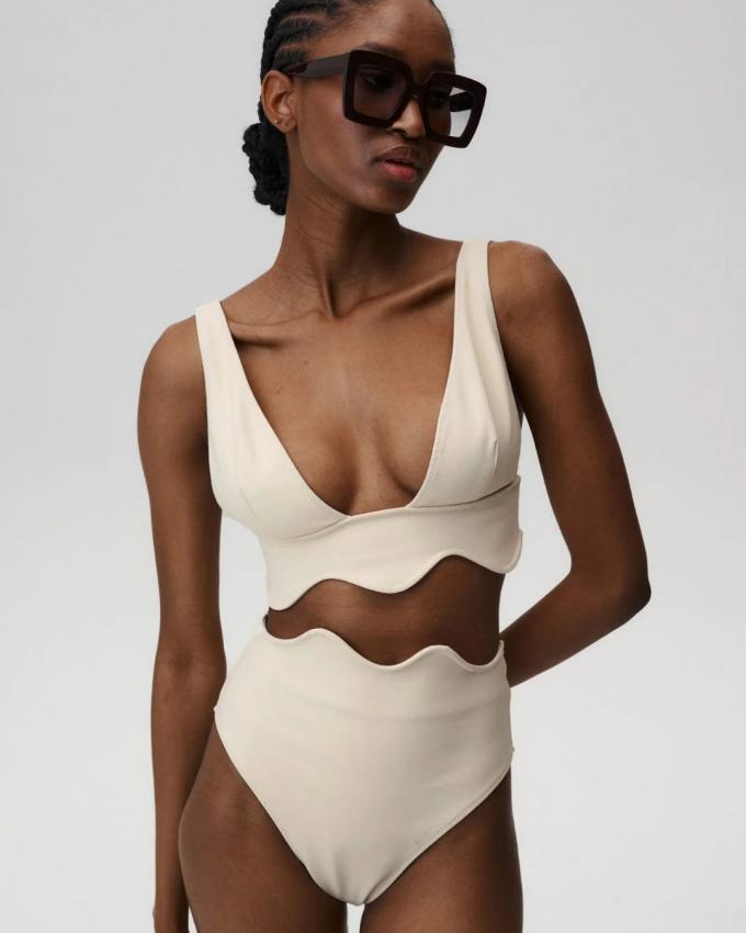 Bikini met golvende zomen