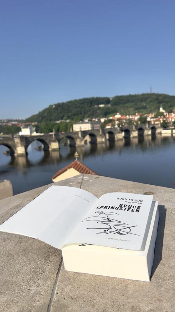 Het gesigneerde boek.