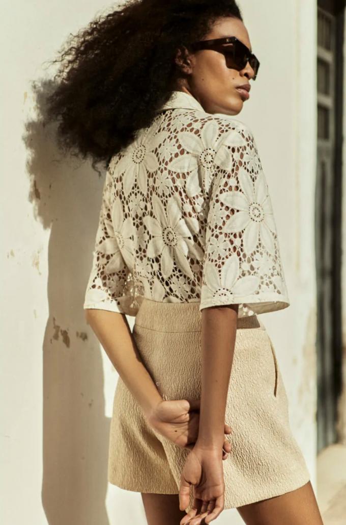 Chemise à broderies anglaises