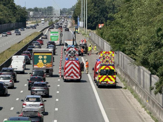 Het ongeval zorgt tijdelijk voor extra file richting Oostende.