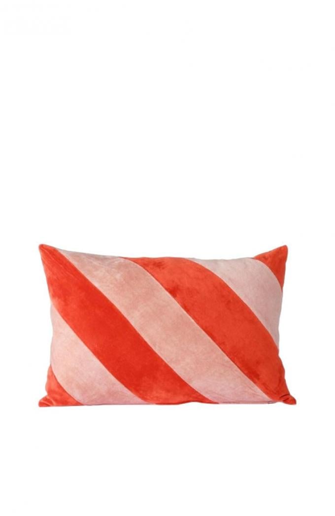 Roze-rood gestreept sierkussen in fluweel (40 x 60 cm)