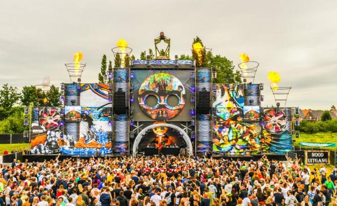 Dreambeats houdt er na 10 jaar mee op, van kleinschalig dansfeest in 2014 ontpopte het dancefestival zich tot een gevestigde waarde dat z’n geschiedenis afsloot met 8000 toeschouwers.