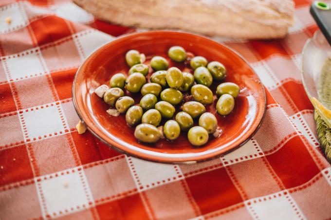 On a tenté de dénicher les meilleures olives de l'été - Getty Images