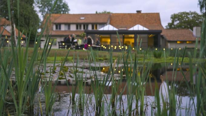 Laurens favoriete plek in de B&B is de grote tuin, “waar gasten tot rust kunnen komen.”