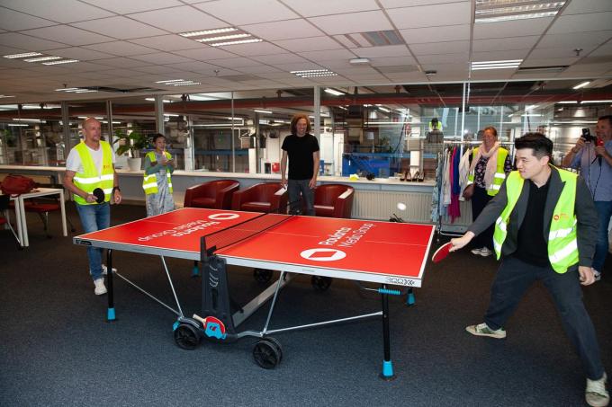Een partijtje tafeltennis, de nationale sport in China, mocht uiteraard niet ontbreken.