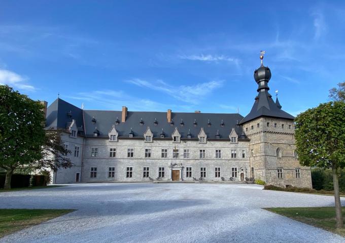 Het indrukwekkende kasteel van Chimay, nog altijd de thuis van de prins van Chimay. (foto ASBL)