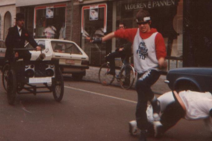 TLP in zijn jeugdjaren aan het breakdancen in de Kortrijkstraat.