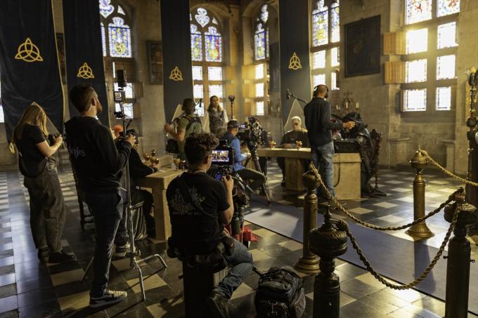 Een beeld tijdens de opname in het stadhuis van Oudenaarde.