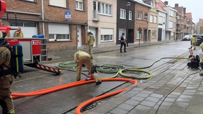 Brandweer en hulpdiensten kwamen massaal ter plaatse naar de Albrecht Rodenbachstraat.