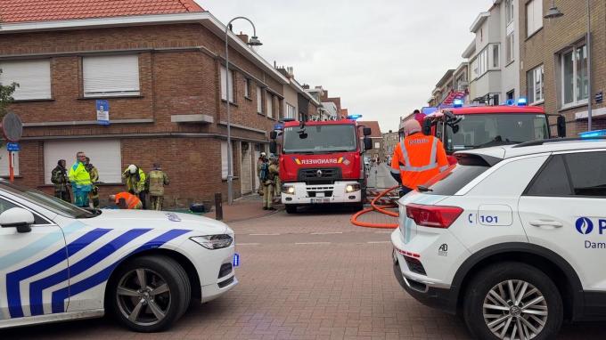 Brandweer en hulpdiensten kwamen massaal ter plaatse naar de Albrecht Rodenbachstraat.