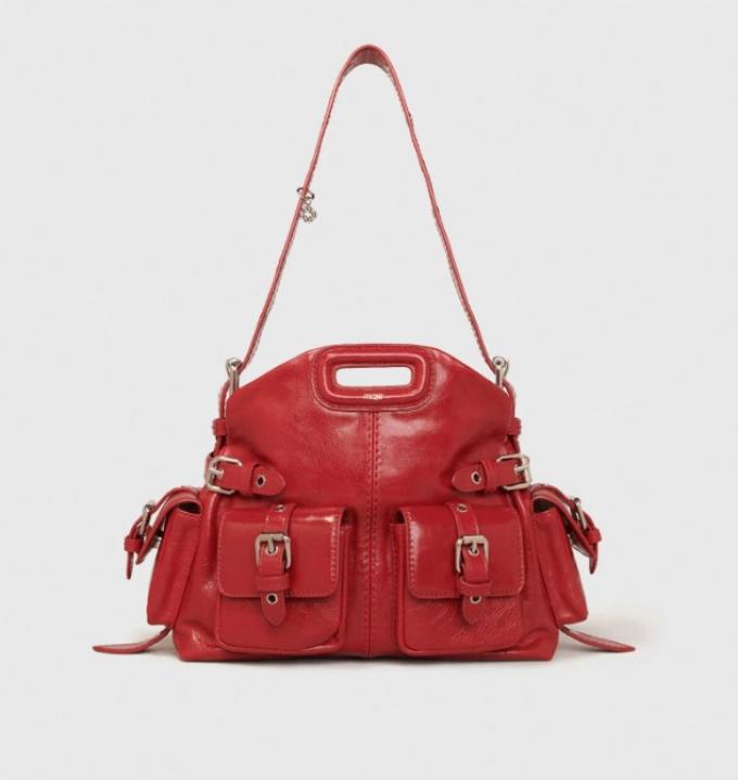 Leren cargo bag in rood met gespen 