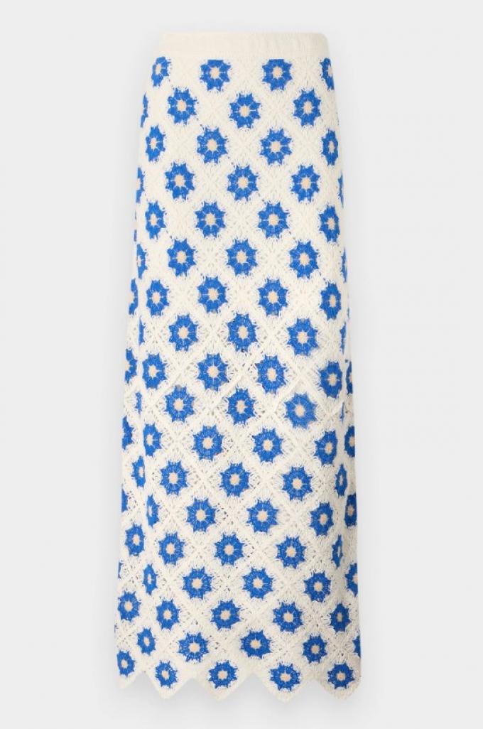 Crochet rok in blauw-met-wit bloemenpatroon