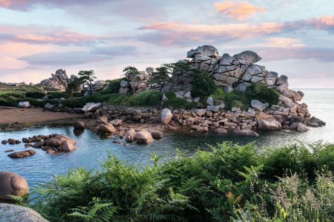 C'est en Bretagne (ici, à Perros-Guirec) qu'on trouve les plus belles plages de France - Unsplash (Le sixième rêve)
