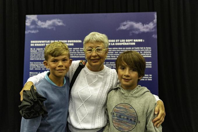 Lut Neetesonne, samen met kleinzoon Arthur (links) en zijn vriend Mateo.