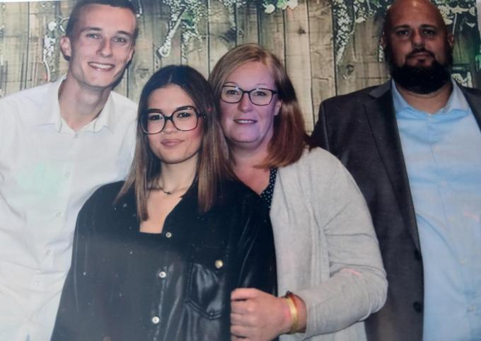 Het gezin van Ludo Desmadryl: zoon Mathis, dochter Méloée, eega Virginie en Ludo.