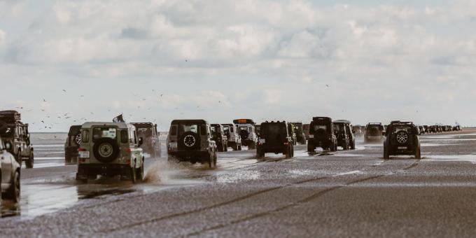 DePanne4Cars combineert nostalgische oldtimers, stoere Defenders en dreamcars. (foto DePanne4Cars)