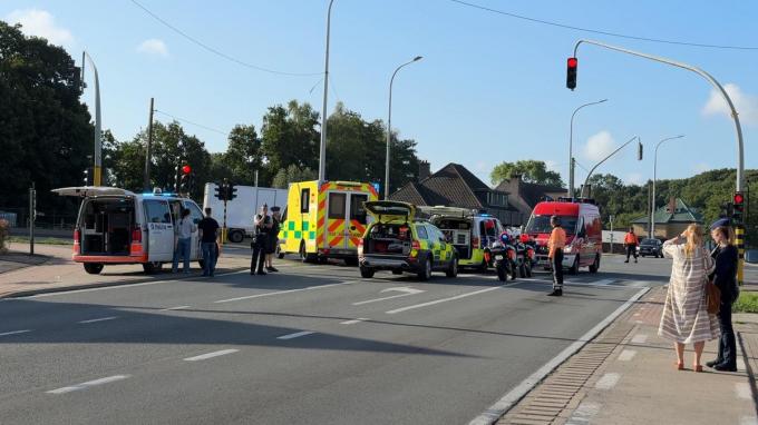 Het dodelijk verkeersongeval gebeurde op het kruispunt van de Sint-Elooisstraat en de Kortrijksestraat.