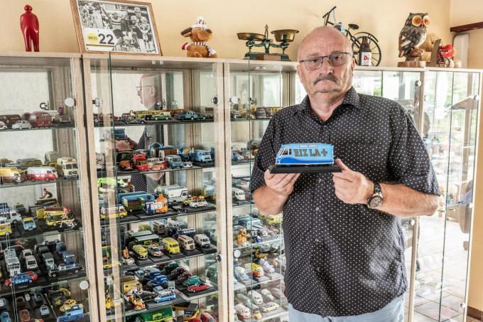 Johan kocht onlangs nog een miniatuurwagen uit de Tourkaravaan die werd ingezet ter promotie van sigarettenmerk Rizla.