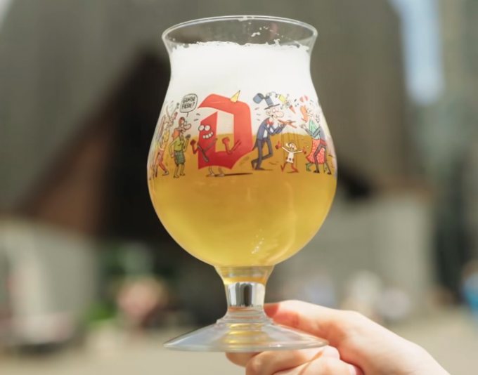 Het Duvel-glas met de illustraties van Lectrr.