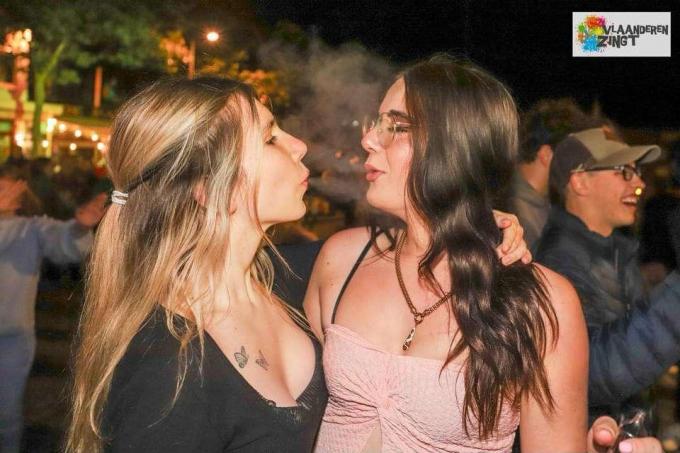 Emma en Laura op een beter moment.