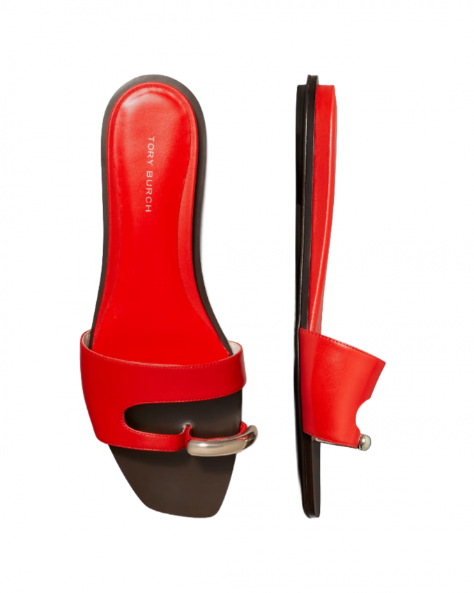 Rode slippers met teenjuweel