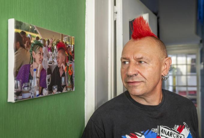 Marino mist Debbie vooral in de kleine dingen: “Zoals na een optreden thuiskomen en honderduit kunnen vertellen.”
