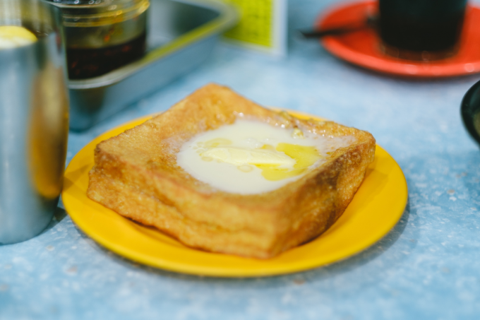 Un plat typique de cha chaan teng à Hong Kong - Canva