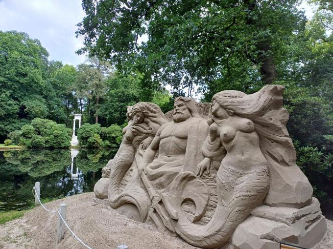 Kasteel Warmelo pakt in de zomer ook uit met een zandsculpturenfestival. (foto IV)