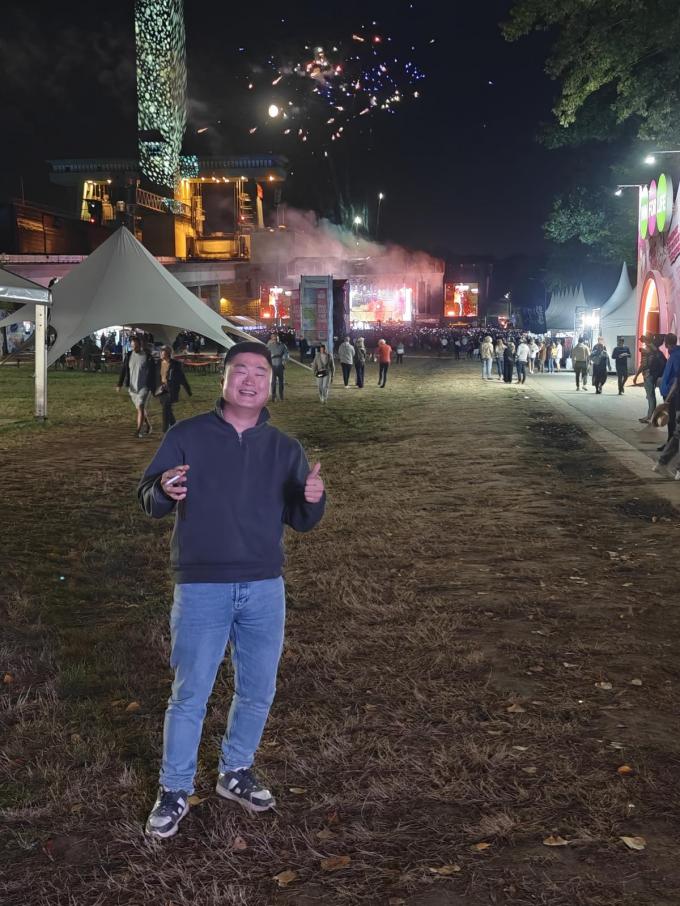 Léan Finaut uit Gistel op het festivalterrein.
