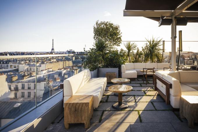 Terrasse sur le toit avec vue, dans le nouvel hôtel La Fondation.