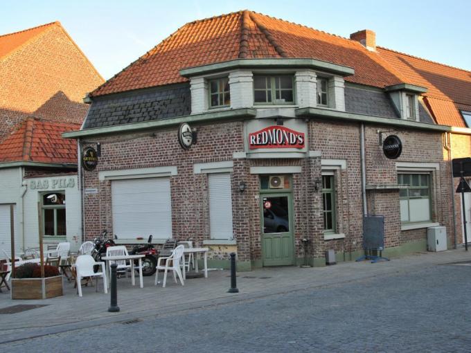 Redmond’s Irish Pub in Loker.