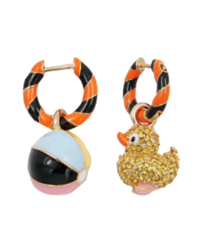 Hoepeloorbellen met eend en bal